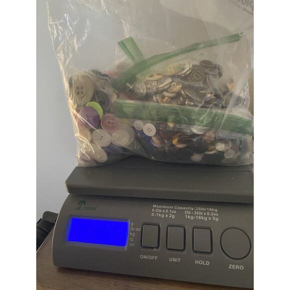 Vintage Buttons 2+ Pounds Plastic Metal Craft Sewing Lot Grandma's Collect Mixed - Picture 8 of 8